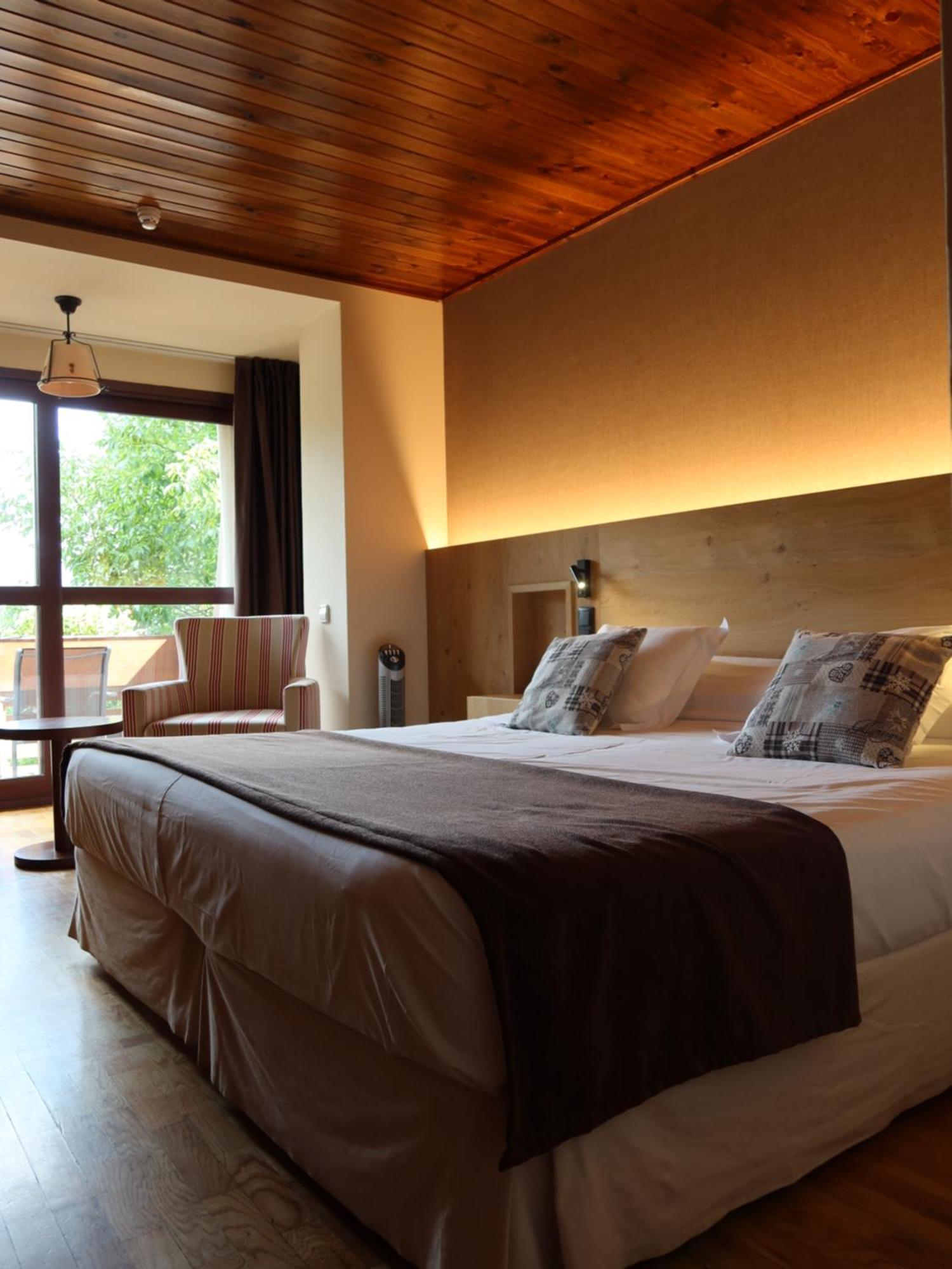 Hotel La Morera Valencia D'Aneu Eksteriør billede